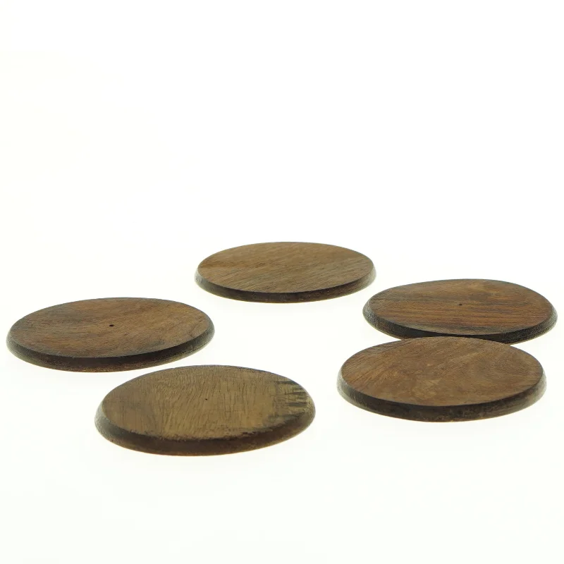 Træbordskånere med udskæringer (str. Ø 8 cm)