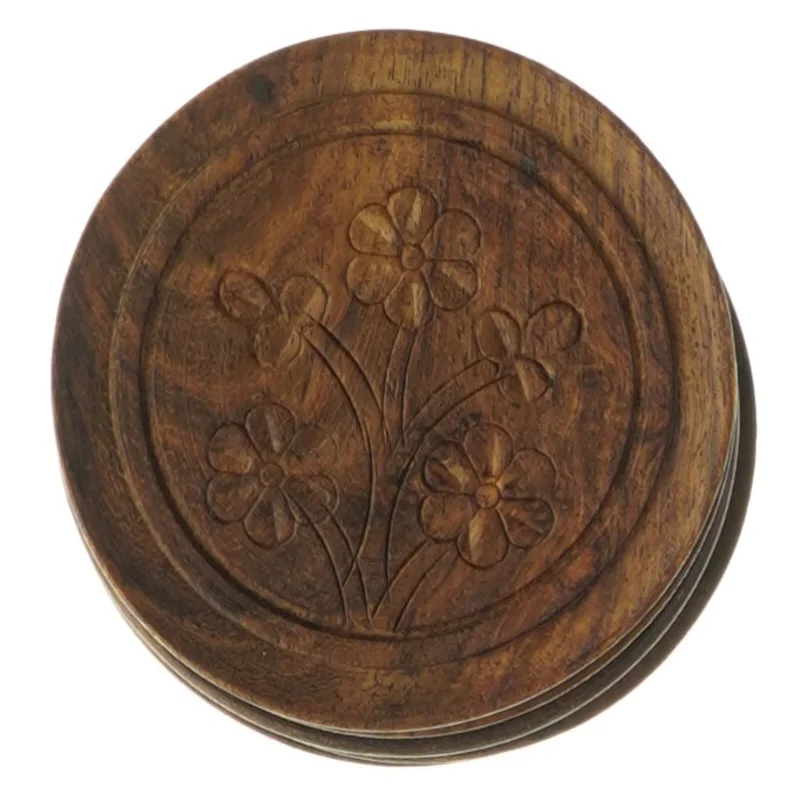 Træbordskånere med udskæringer (str. Ø 8 cm)