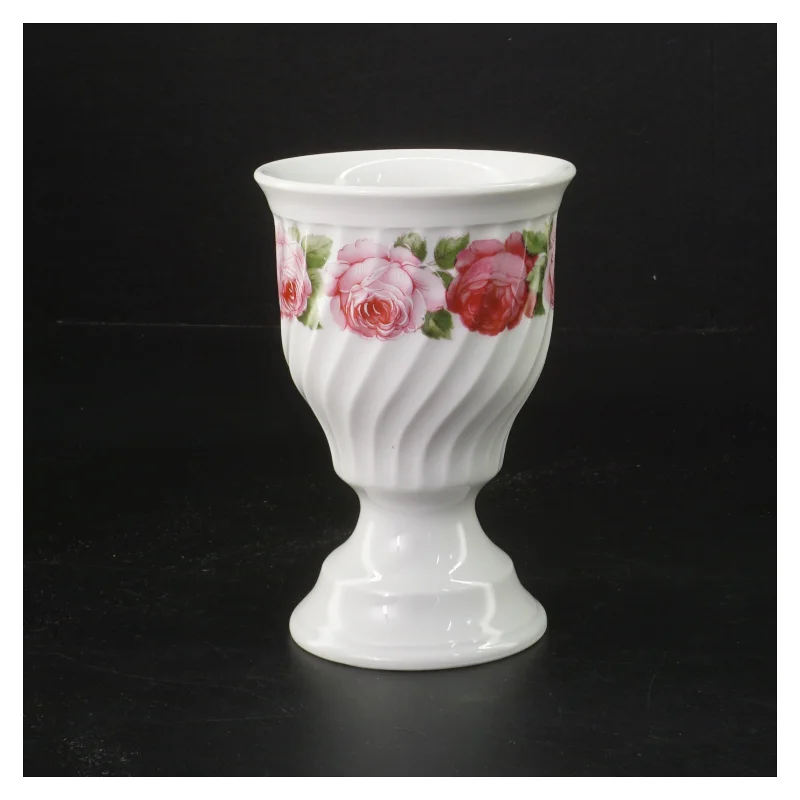 Porcelænsæggebæger med rosenmotiv (str. 8,5x12 cm)