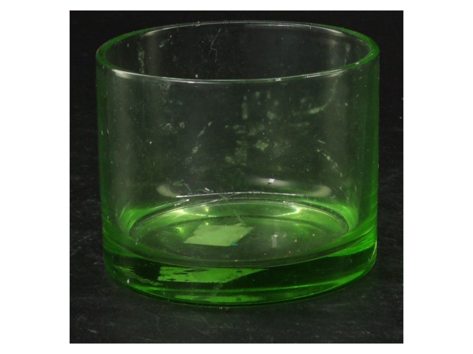 Grøn glaslysestage fra iittala (str. 6,5 cm)