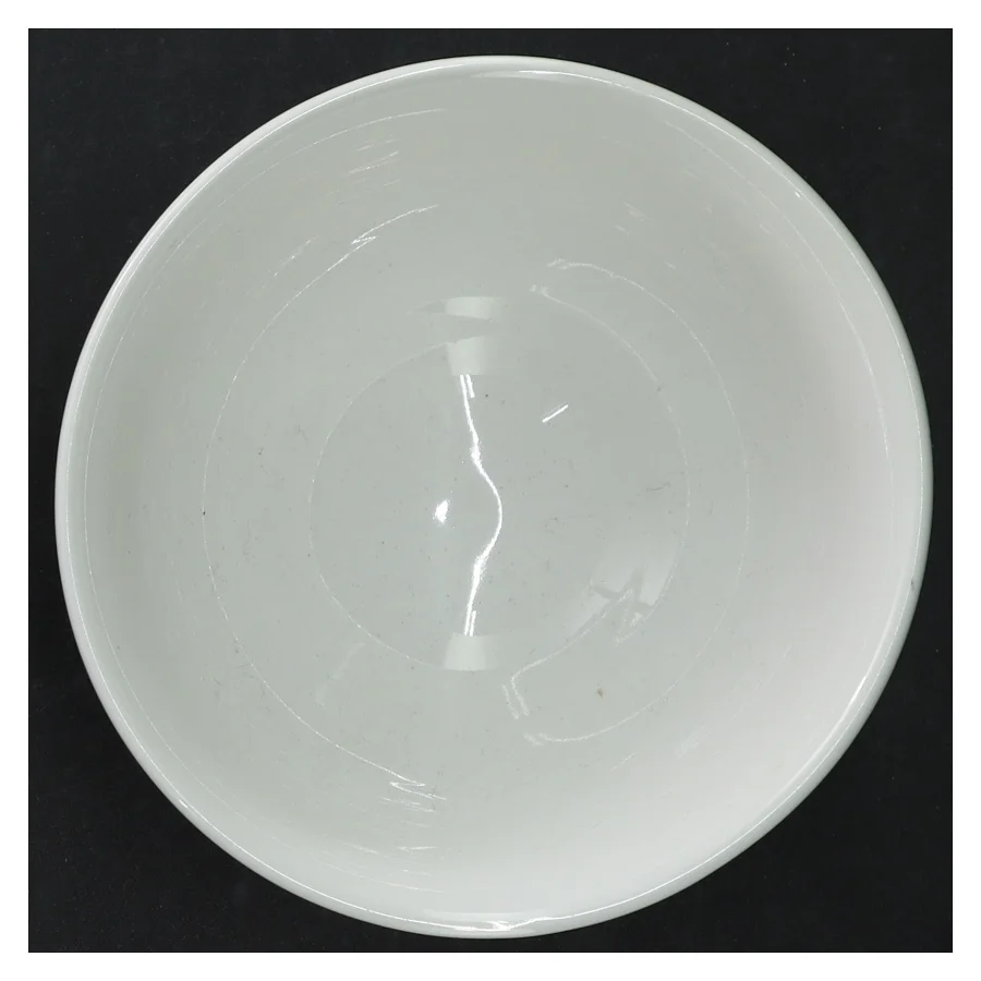 Hvid porcelænsskål med jordbærmotiv (str. 14,5 cm)