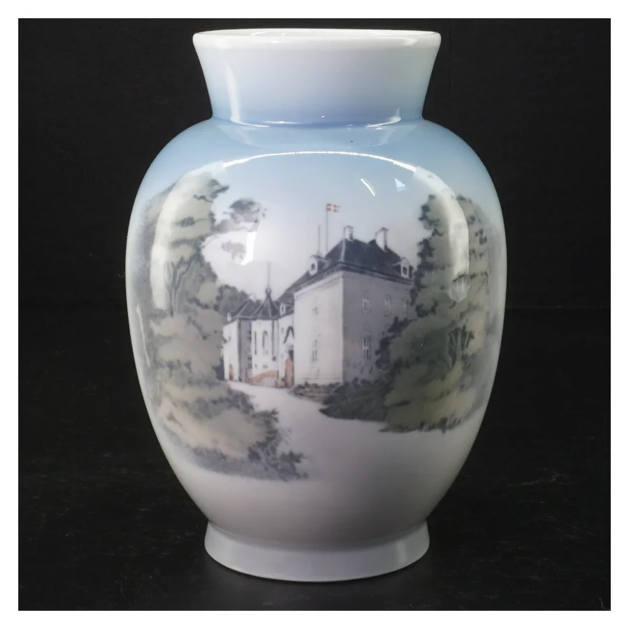 Vase fra Royal Copenhagen (str. H 17 cm)