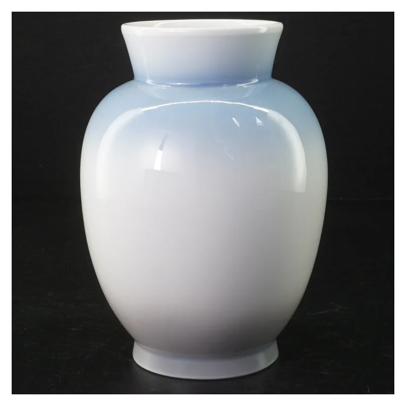 Vase fra Royal Copenhagen (str. H 17 cm)