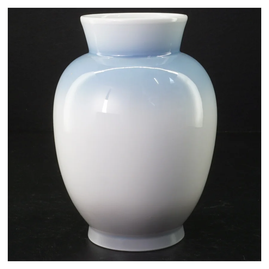 Vase fra Royal Copenhagen (str. H 17 cm)
