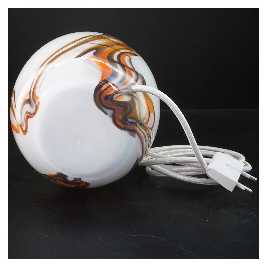 Bordlampe med hvirvlet design (str. 42 cm)