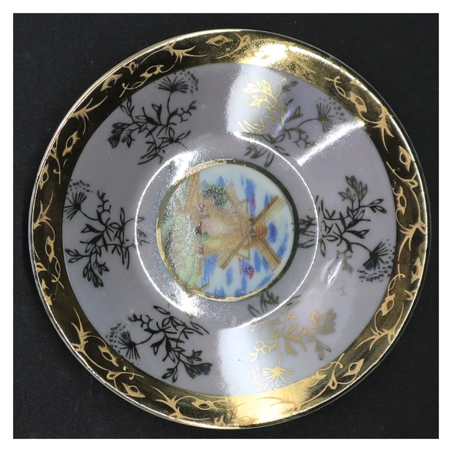 Porcelænskop med underkop (str. H 6 cm)
