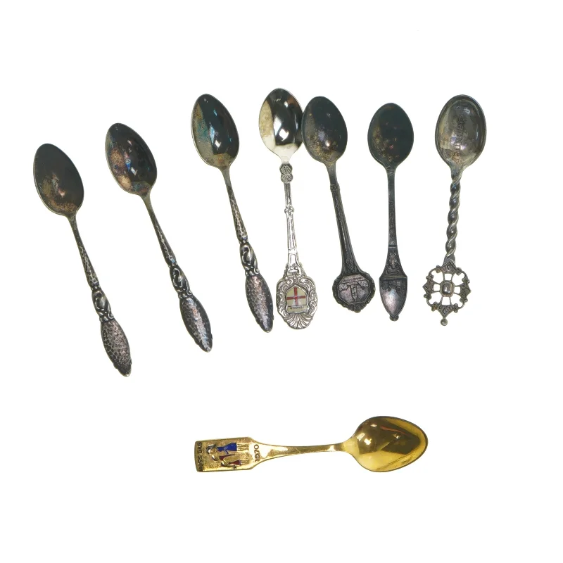 Vintage sølvskeer med emblemer - sæt af 8 (str. 12 cm)