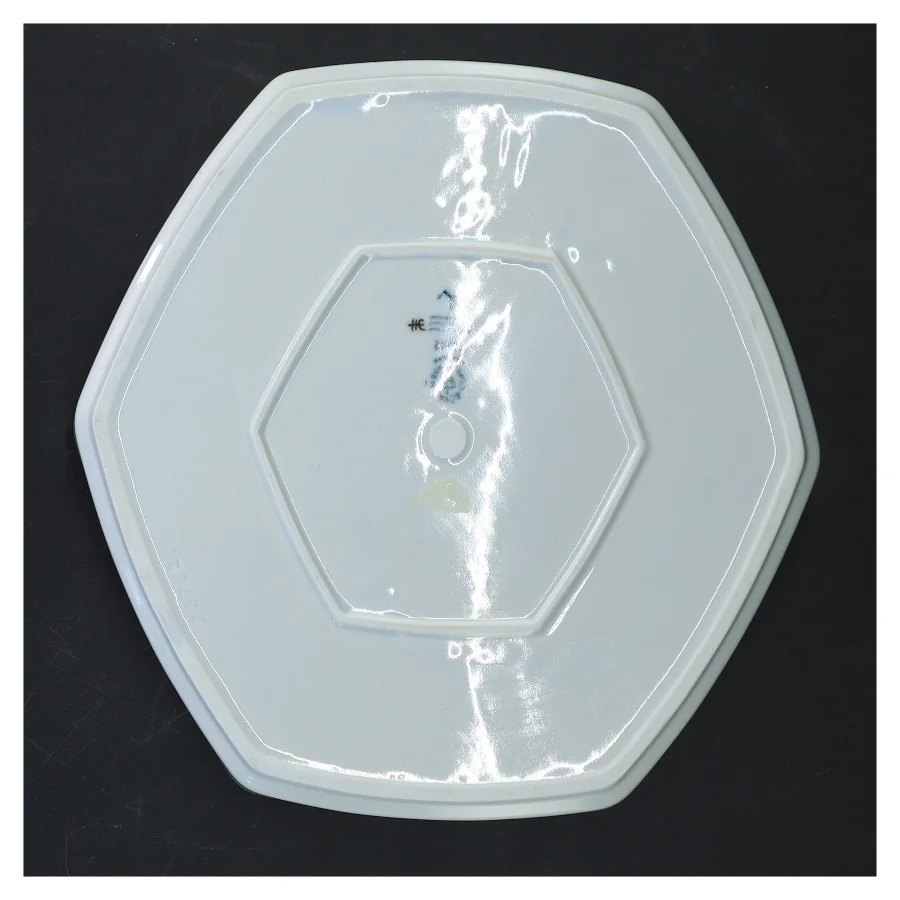 Porcelænsfad med bladmotiv fra Royal Copenhagen (str. Ø 20 cm)