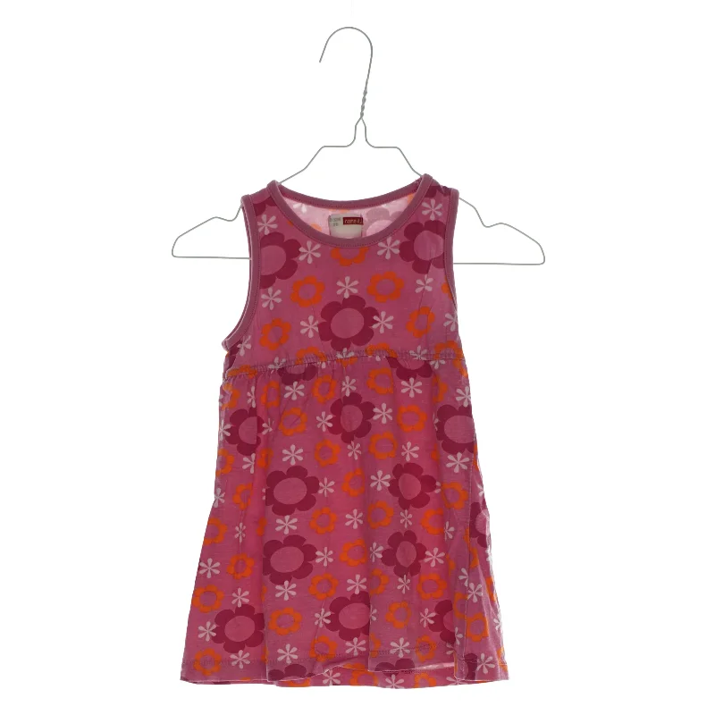 Kjole fra Name it (str. 80)