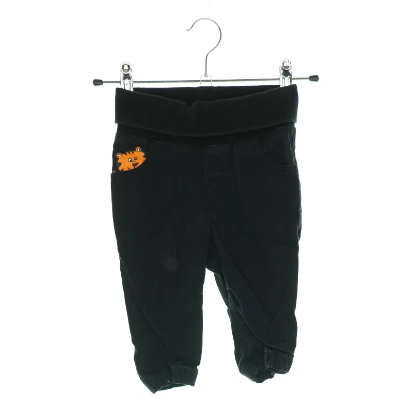 Bukser fra H&M (str. 68)