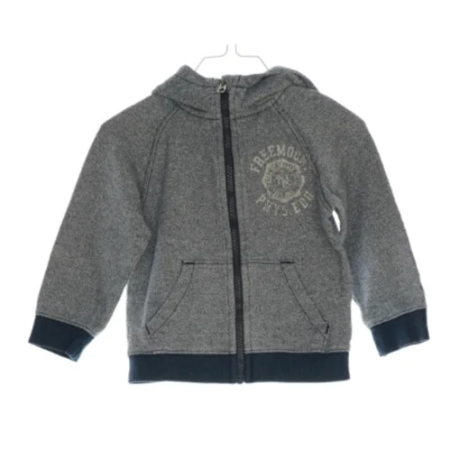 Hættetrøje med lynlås fra H&M (str. 92)