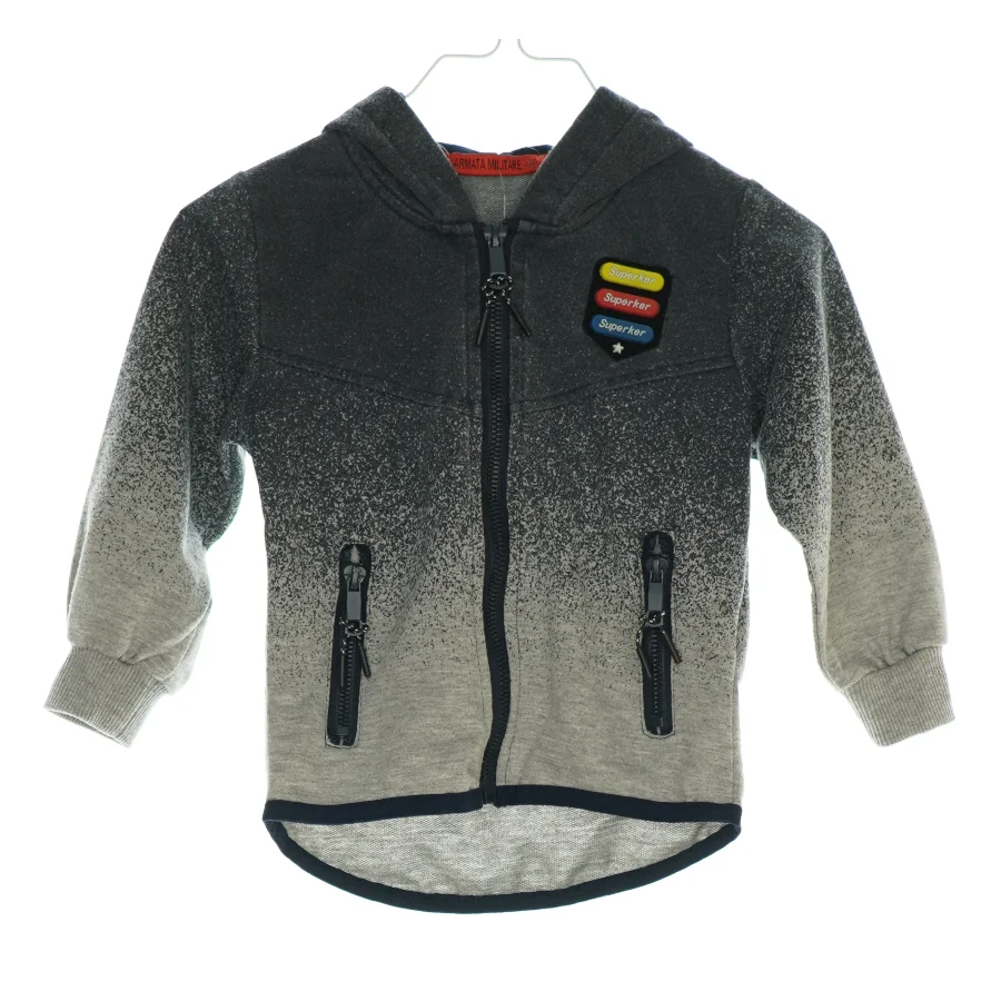 Hættetrøje med lynlås fra Amata Militaire (str. 74)