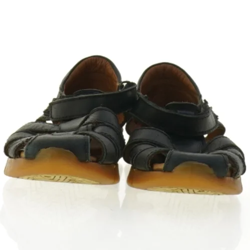 Sorte lædersandaler til børn fra Bisgaard (str. 33)