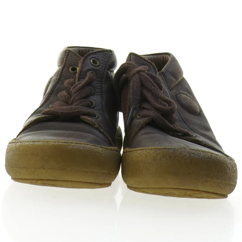 Brugte brune børnesko fra Bisgaard (str. 28)