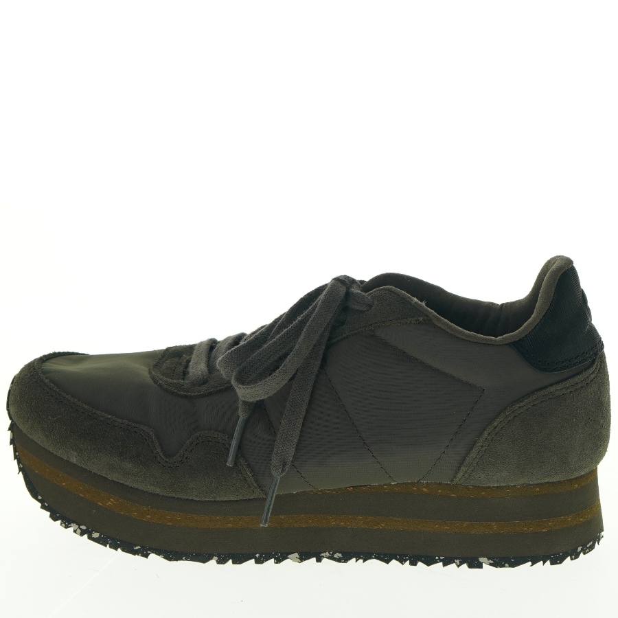 Sneakers af ruskind fra Woden (str. 38)