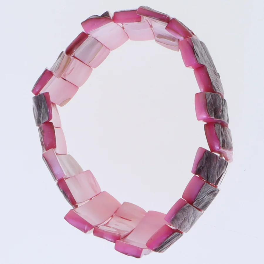 Pink armbånd i perlemor (str. 16 cm)