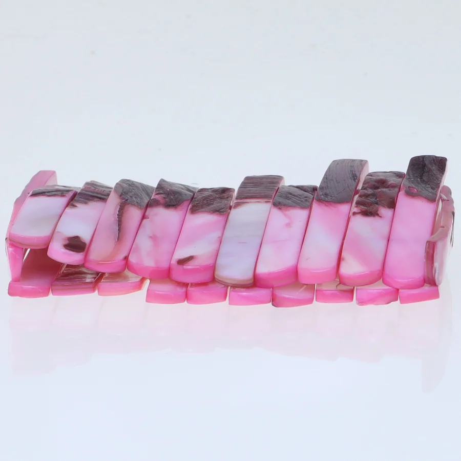 Pink armbånd i perlemor (str. 16 cm)