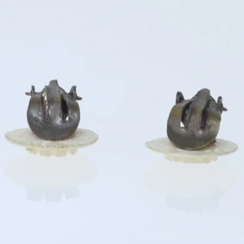 Clips vintage øreringe med udskåret detalje (str. Ø 1,5 cm)