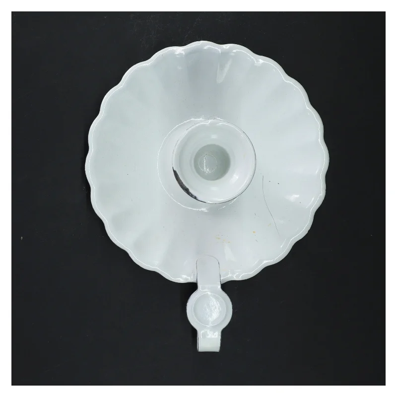 Hvid lysestage med håndtag (str. Ø 16 cm)