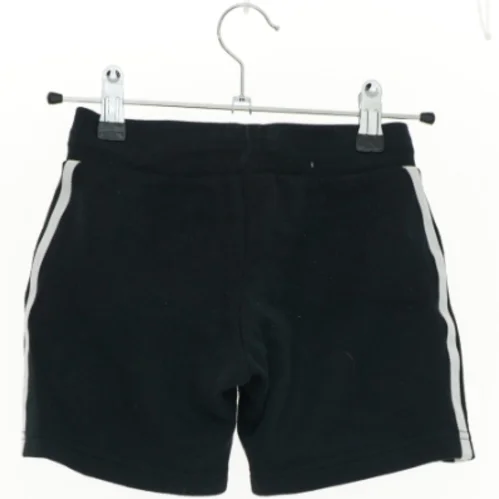 Shorts fra Adidas (str. 104 cm)