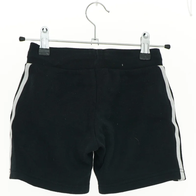 Shorts fra Adidas (str. 104 cm)