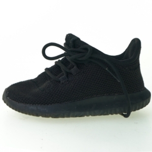 Sko fra Adidas (str. 24)