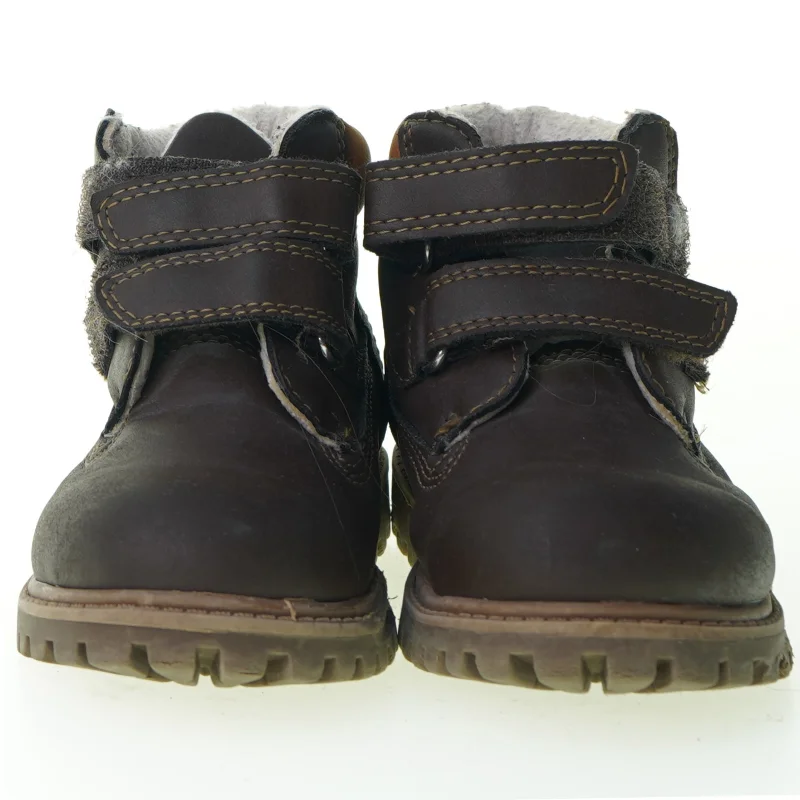 Støvle fra Fila (str. 22)