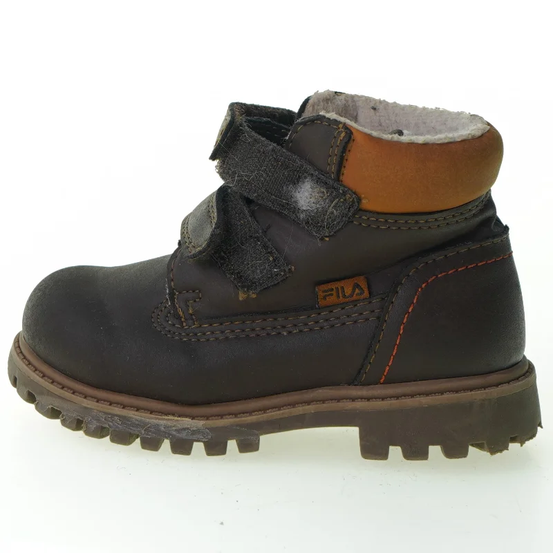 Støvle fra Fila (str. 22)