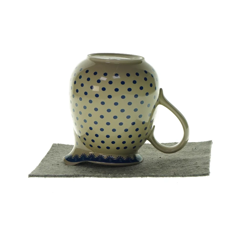 Kande med prikker (str. 17 X 9 CM)