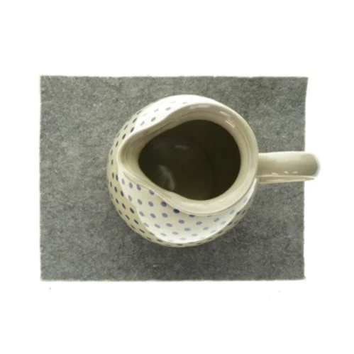 Kande med prikker (str. 17 X 9 CM)