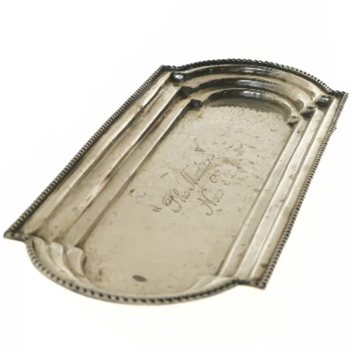 Metalfad med indgravering fra Brian Highland (str. 42x15 cm)