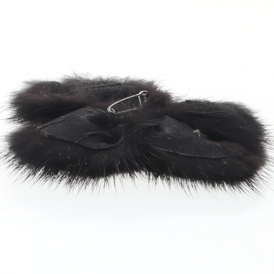 Sort pelsbrosche (str. 10 x 9 cm)