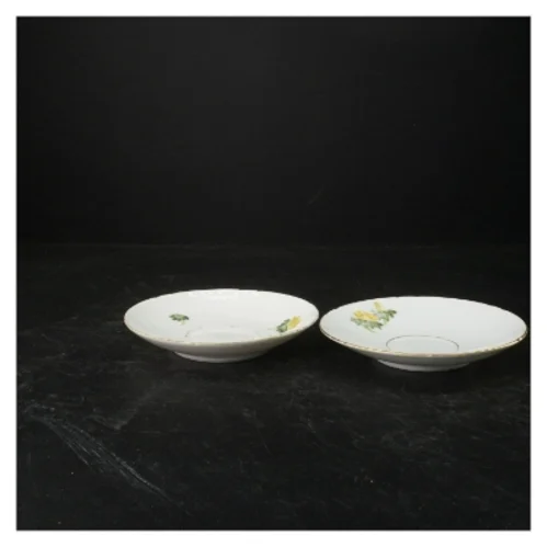 Porcelænsunderkopper med blomstermotiv fra B&G (str. Ø 15)