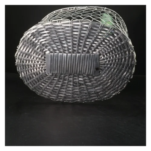 Metaltrådkurv (str. 22x36x30 cm)