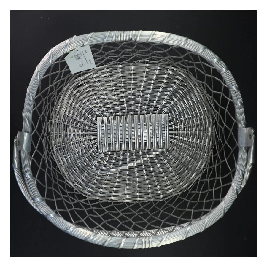 Metaltrådkurv (str. 22x36x30 cm)