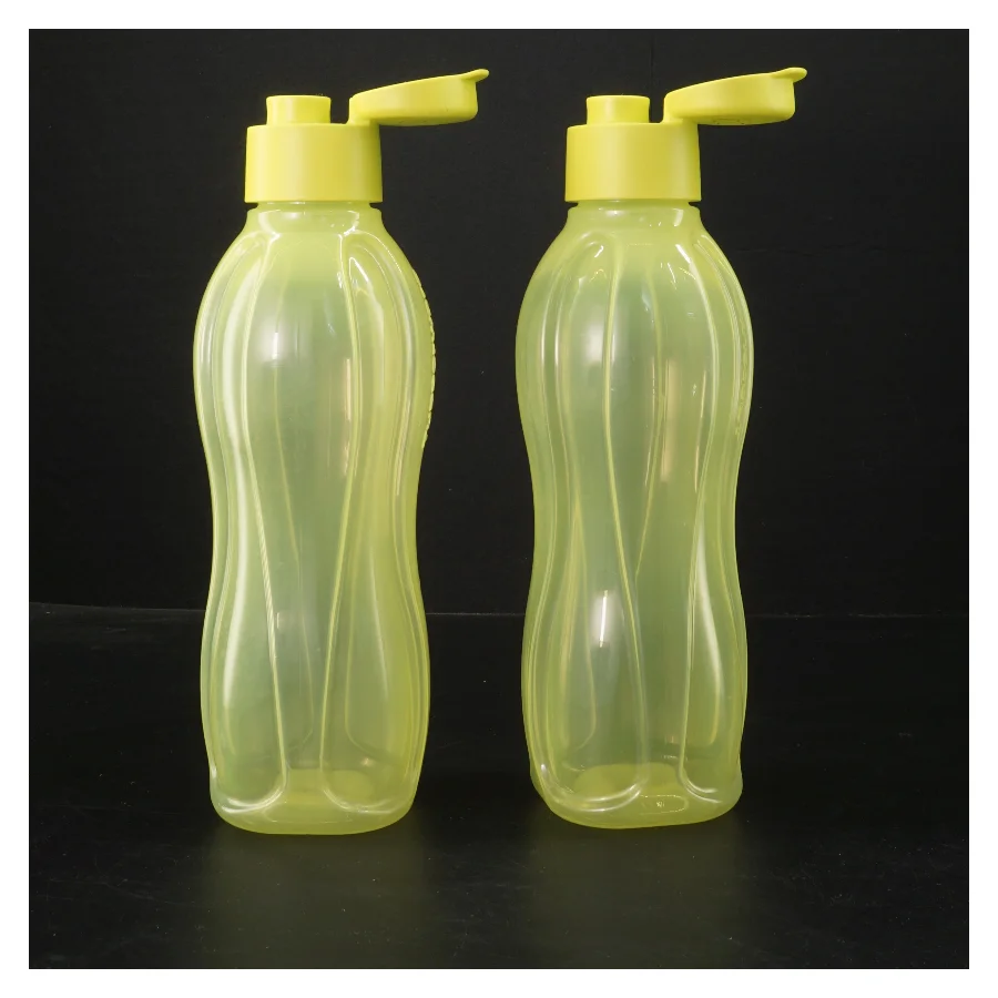 Plastikflasker op med skruelåg fra Tupperware (str. 2 stk 25,5 cm)