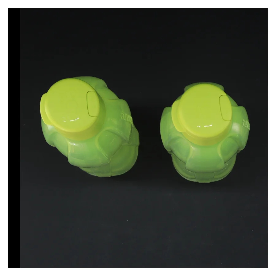 Plastikflasker op med skruelåg fra Tupperware (str. 2 stk 25,5 cm)