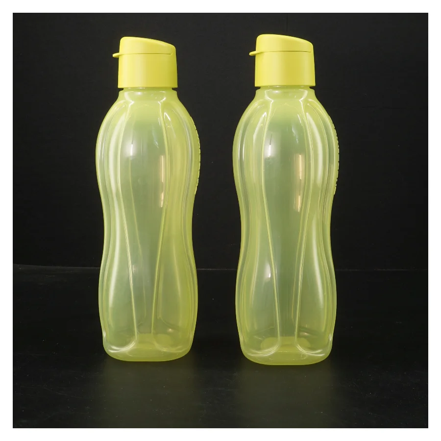 Plastikflasker op med skruelåg fra Tupperware (str. 2 stk 25,5 cm)