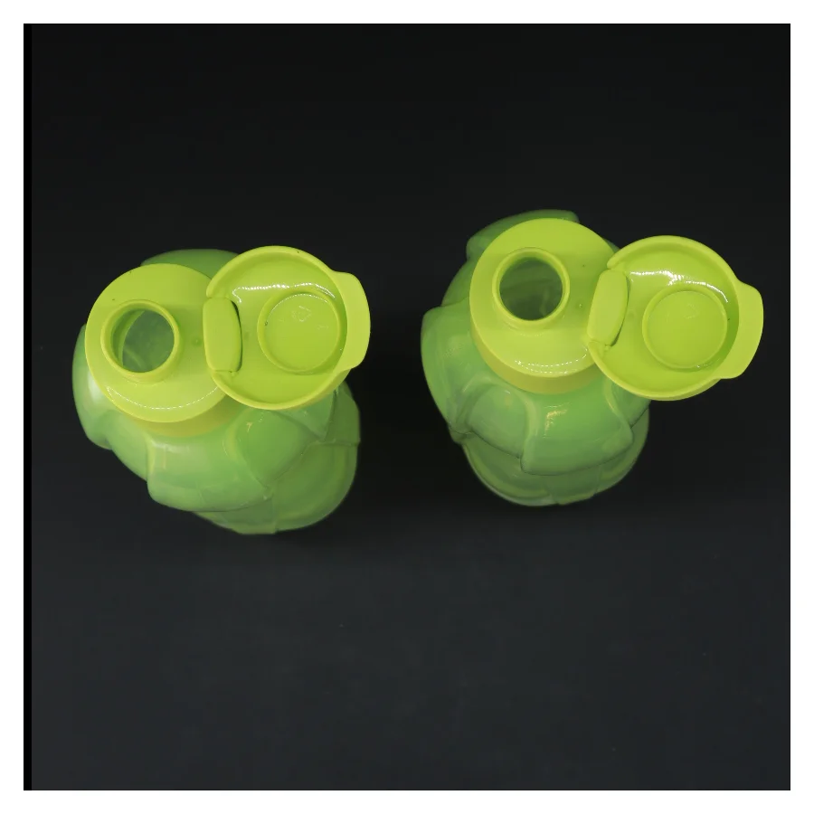 Plastikflasker op med skruelåg fra Tupperware (str. 2 stk 25,5 cm)
