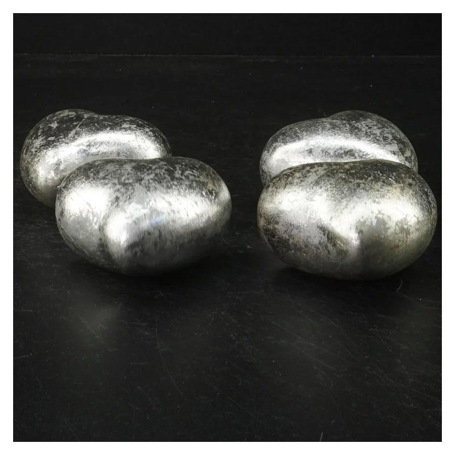 Sølvfarvede dekorative hjerter (str. 7 x 7 cm)