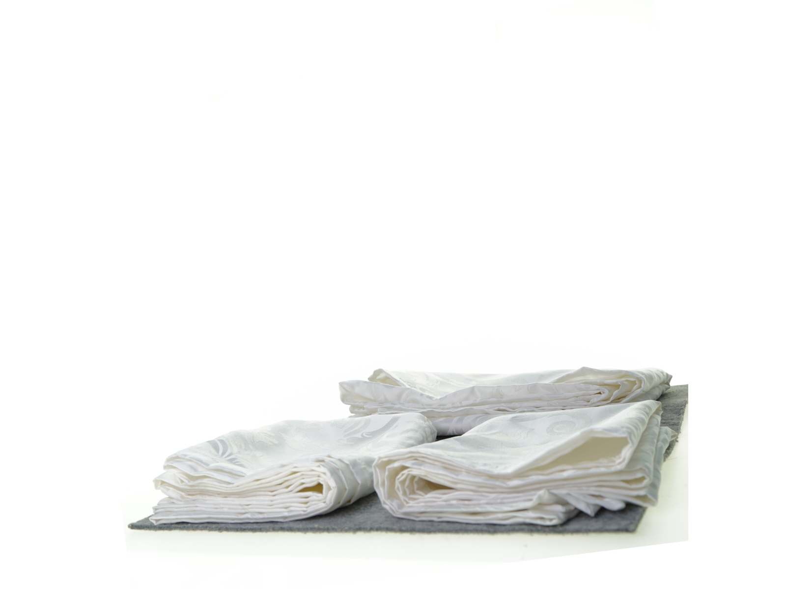 Tekstiler fra Meradiso (str. 145 x 40 cm 165 x 120 cm)