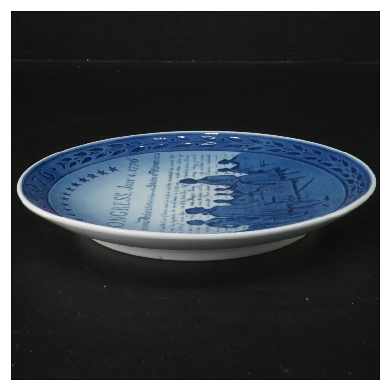 Dekorativ porcelænstallerken fra 1976 fra Royal Copenhagen (str. Ø 18 cm)