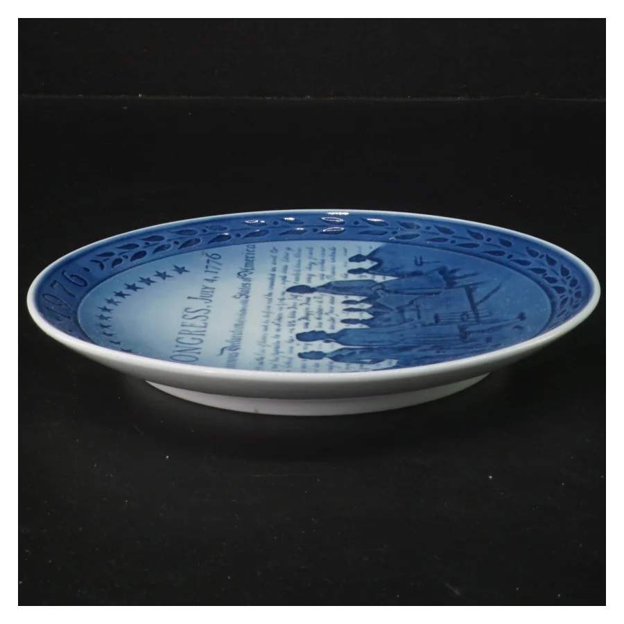 Dekorativ porcelænstallerken fra 1976 fra Royal Copenhagen (str. Ø 18 cm)