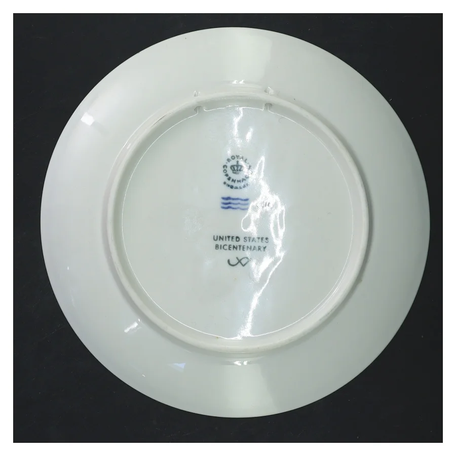 Commemorative tallerken 1776-1976 fra Royal Collection (str. Ø 18,5 cm)