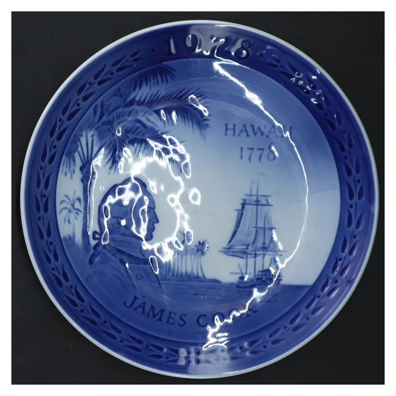 Dekorativ tallerken med Captain Cook motiv fra Royal Copenhagen (str. 18,5 cm)