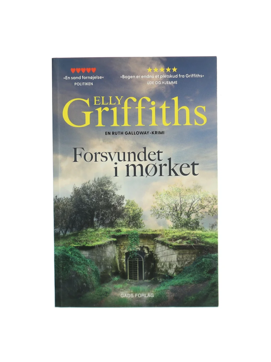 Forsiden af Forsvundet i mørket (The Chalk Pit) af Elly Griffiths