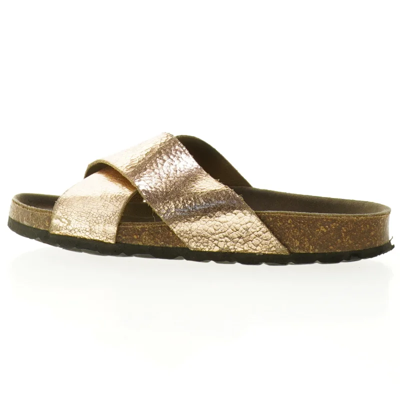 Gyldne sandaler fra Sofie Schnoor (str. 35)