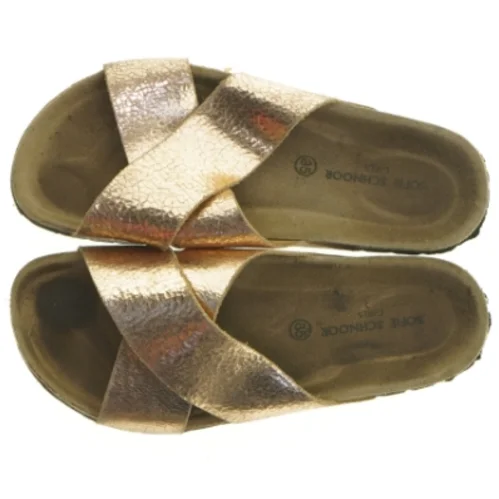 Gyldne sandaler fra Sofie Schnoor (str. 35)