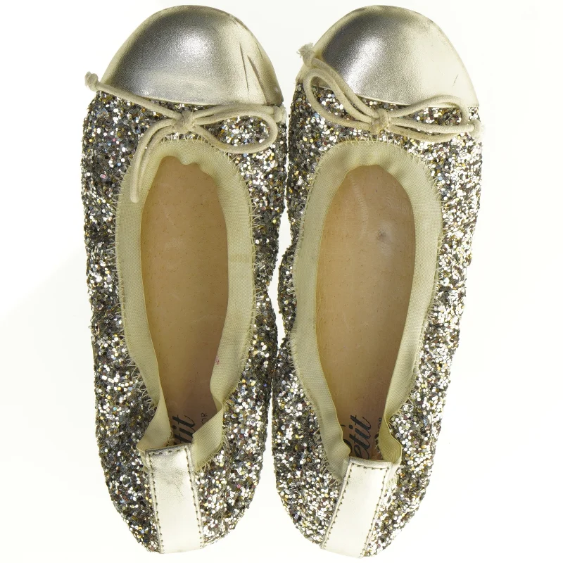 Ballerinasko fra Sofie Schnoor (str. 33)