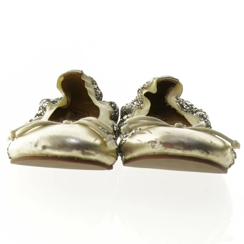 Ballerinasko fra Sofie Schnoor (str. 33)